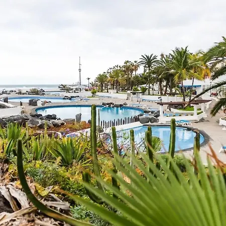 With Balcony And Pool In Playa Jardin! شقة *