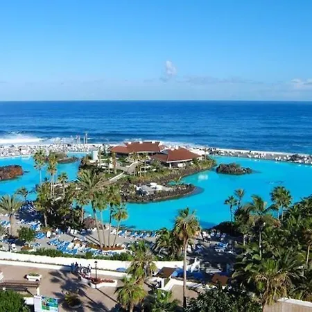 With Balcony And Pool In Playa Jardin!